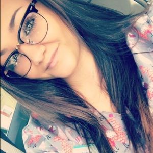 Meet your Posher, Alexis